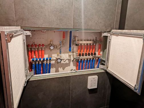 Люк под плитку Секрет 3.0, 2 створки 1050*1300 Люк под плитку Секрет 3.0, 2 створки 1050*1300